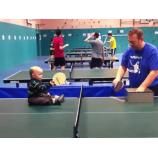 Bé 2 tuổi chơi bóng bàn điêu luyện